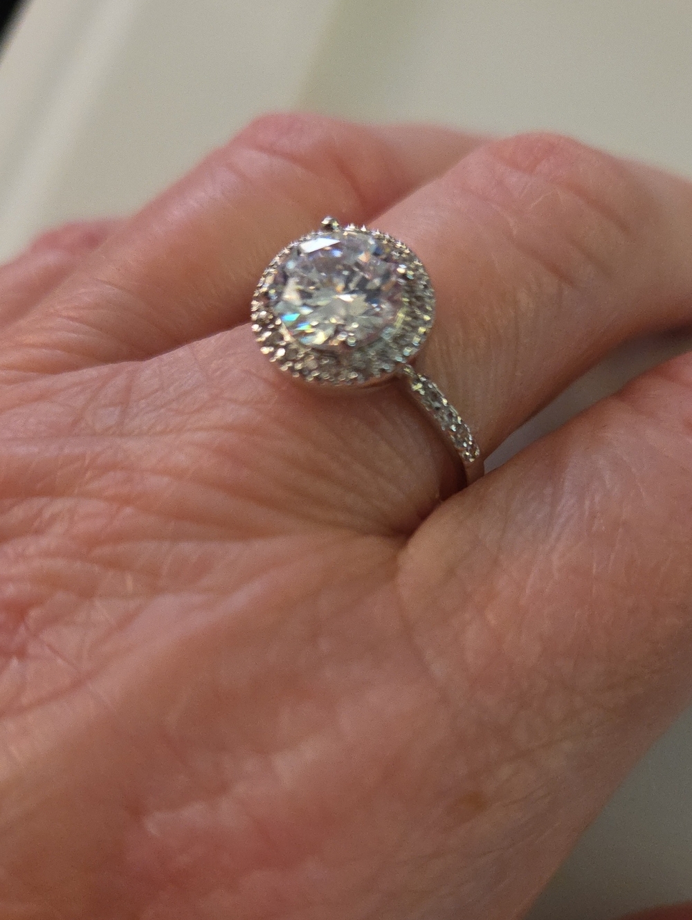 NEW - RING...Size 8 - Picture 3 of 5
